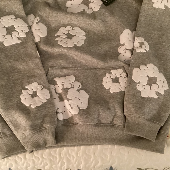 BNWT Men’s Denim Tears Cotton Wreath Sweatshirt Medium - Picture 3 of 5